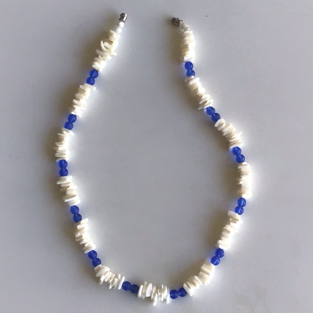 Y2K VSCO Girl puka shell necklace faux stone white and blue beads - Picture 7 of 16